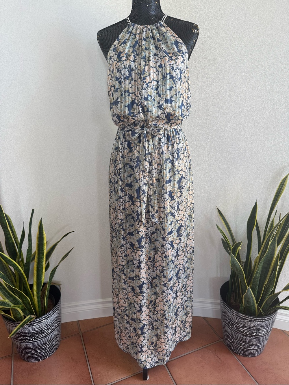Halogen Curb Chain Detail Metallic Floral Halter Maxi Dress Size Medium NWOT - Picture 4 of 14